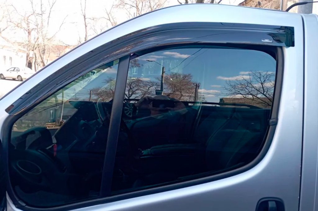 Вітровики (2 шт, HIC) для Nissan Primastar 2002-2014 рр - фото 27